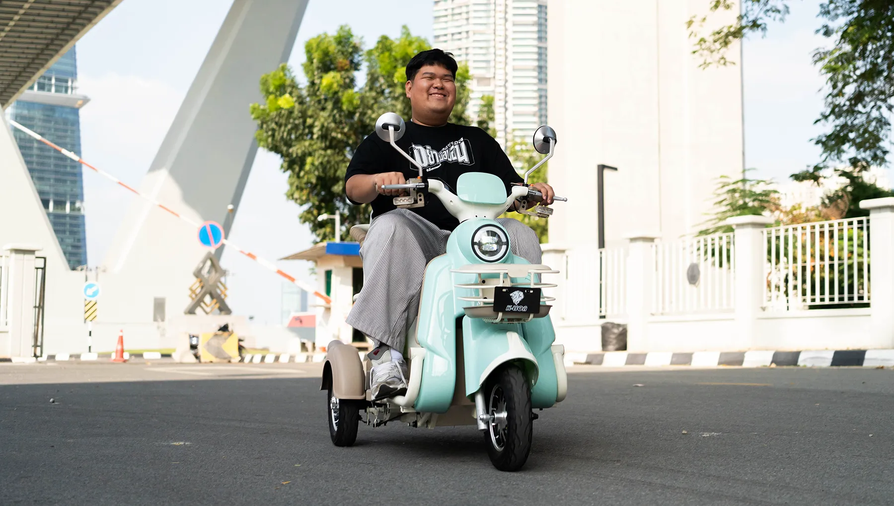 K1 มอเตอร์ไฟฟ้า SmoothDrive 1000 ส่งกำลังนุ่มนวล