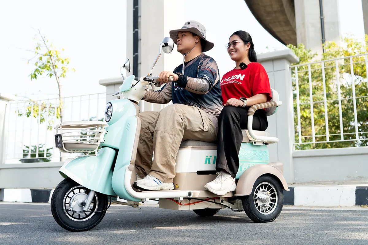 K1 ปรับเบาะแบบ 2 ที่นั่ง ผู้ขับขี่และผู้โดยสาร
